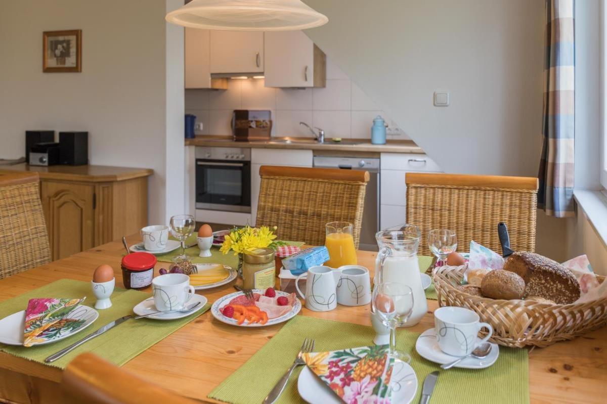 Friesenhof Janssen - Urlaub Auf Dem Bauernhof Lägenhet Neuharlingersiel Exteriör bild