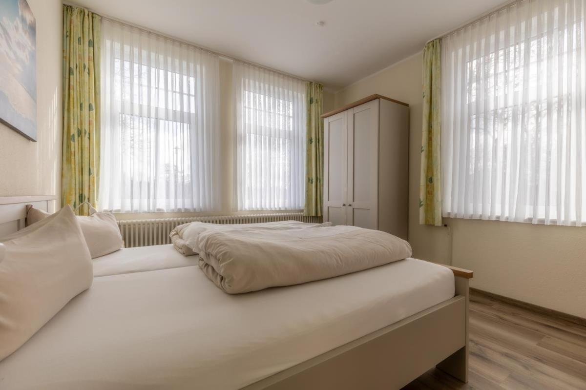 Friesenhof Janssen - Urlaub Auf Dem Bauernhof Lägenhet Neuharlingersiel Exteriör bild
