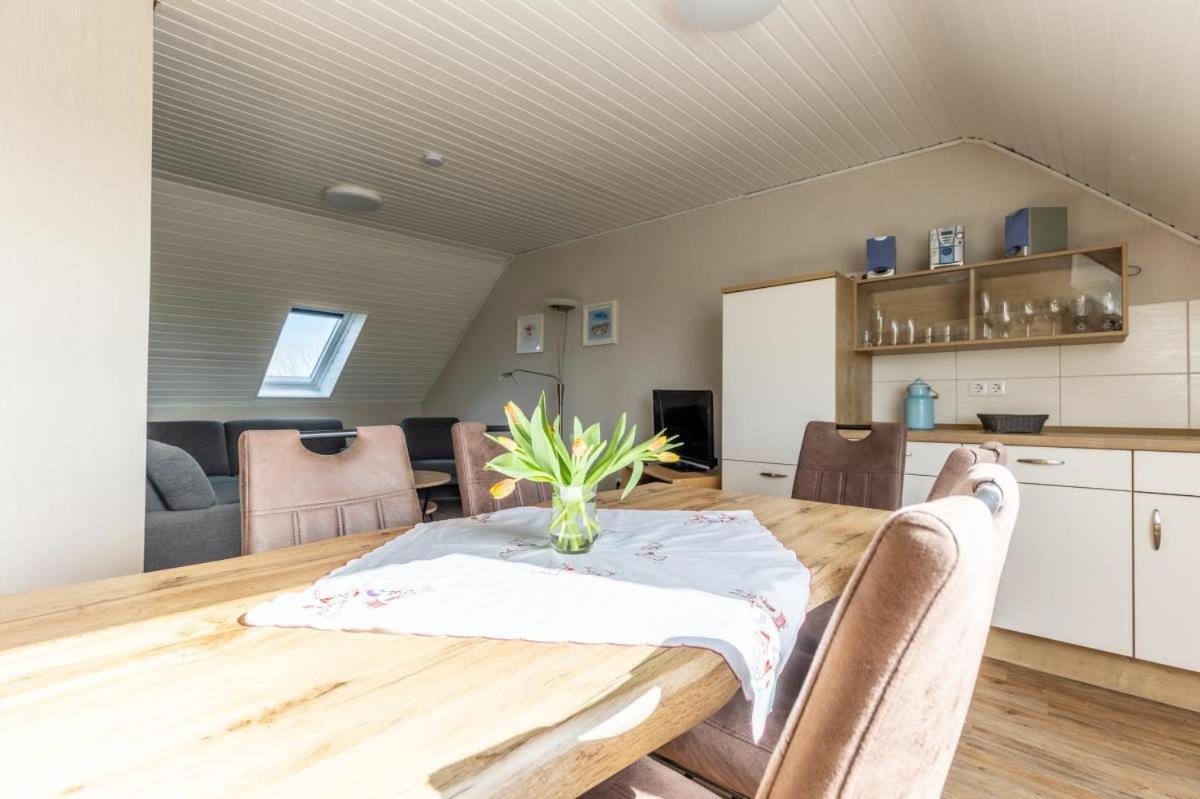 Friesenhof Janssen - Urlaub Auf Dem Bauernhof Lägenhet Neuharlingersiel Exteriör bild